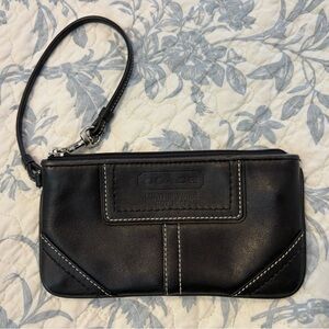 Coach 💫 Black Leather Wristlet